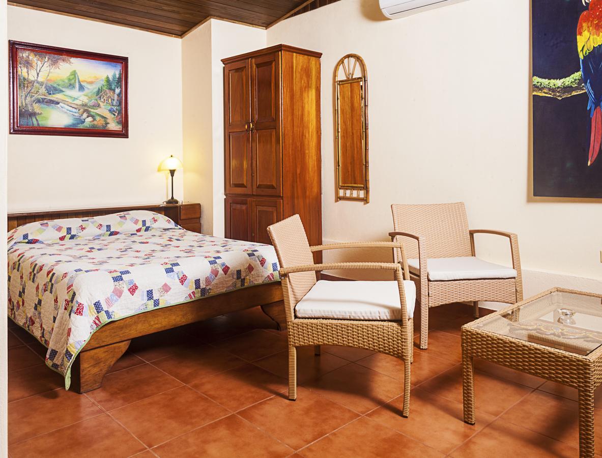דומיניקל Coconut Grove Oceanfront Cottages מראה חיצוני תמונה